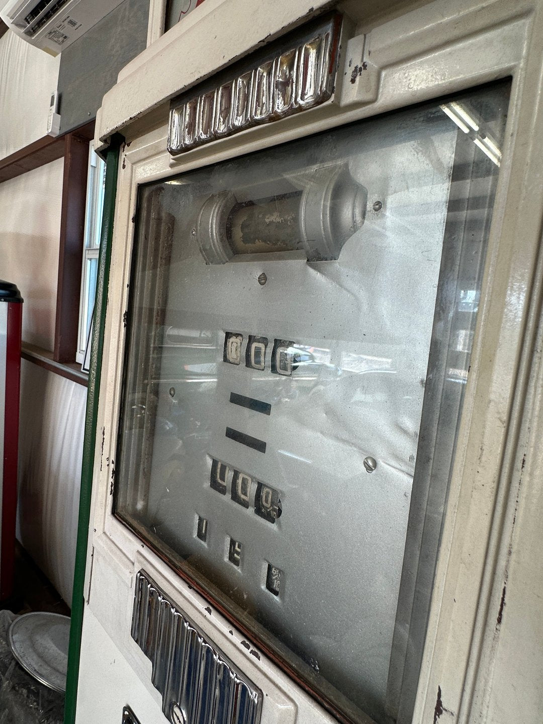 Original 1930s Bennett Model 76 Sinclair Dino Gas Pump