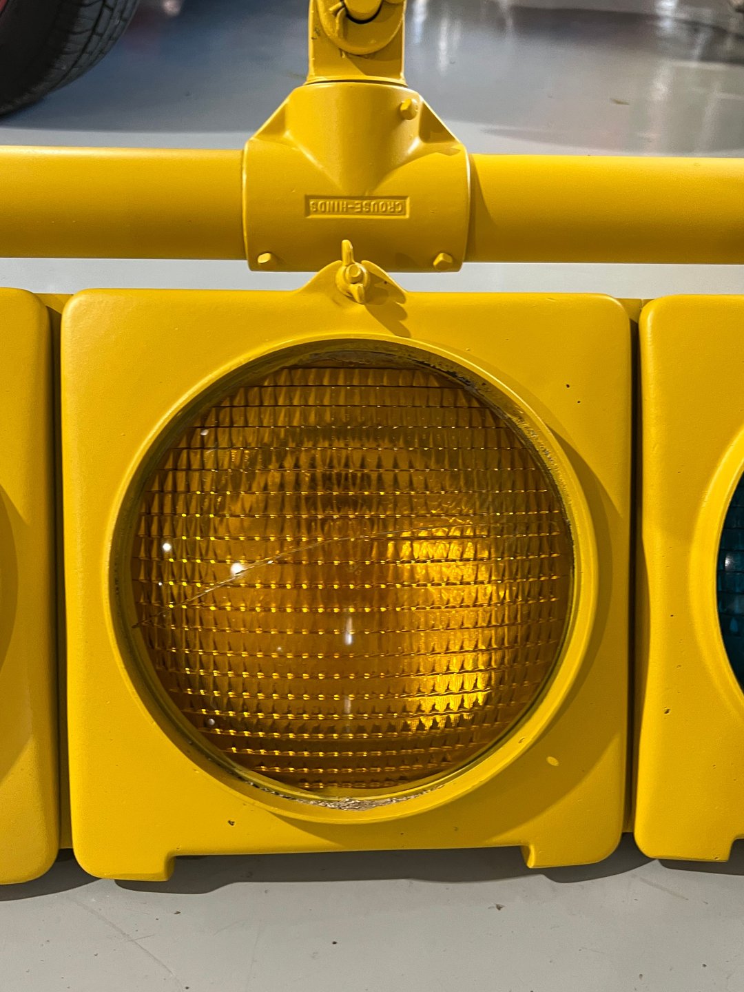 Authentic Vintage Side-Mounted Traffic Light – 36" Tri-Color