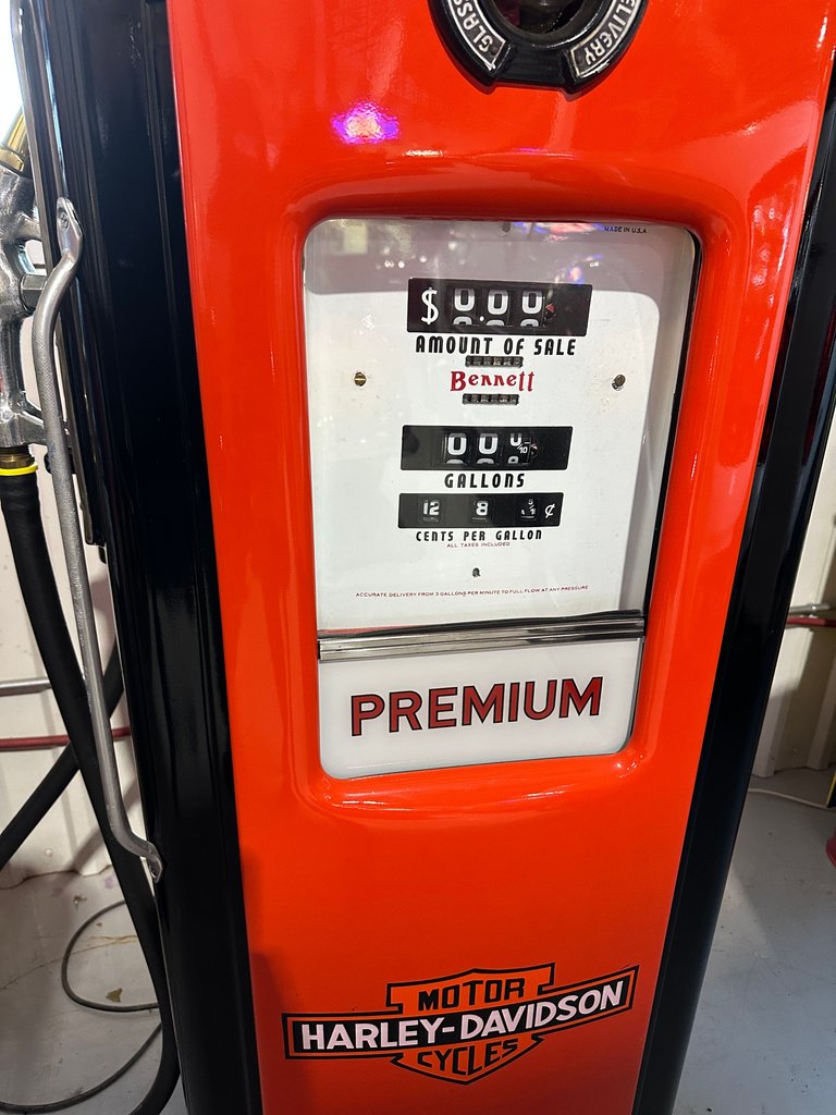 Bennett Model 700 Harley Davidson Gas Pump