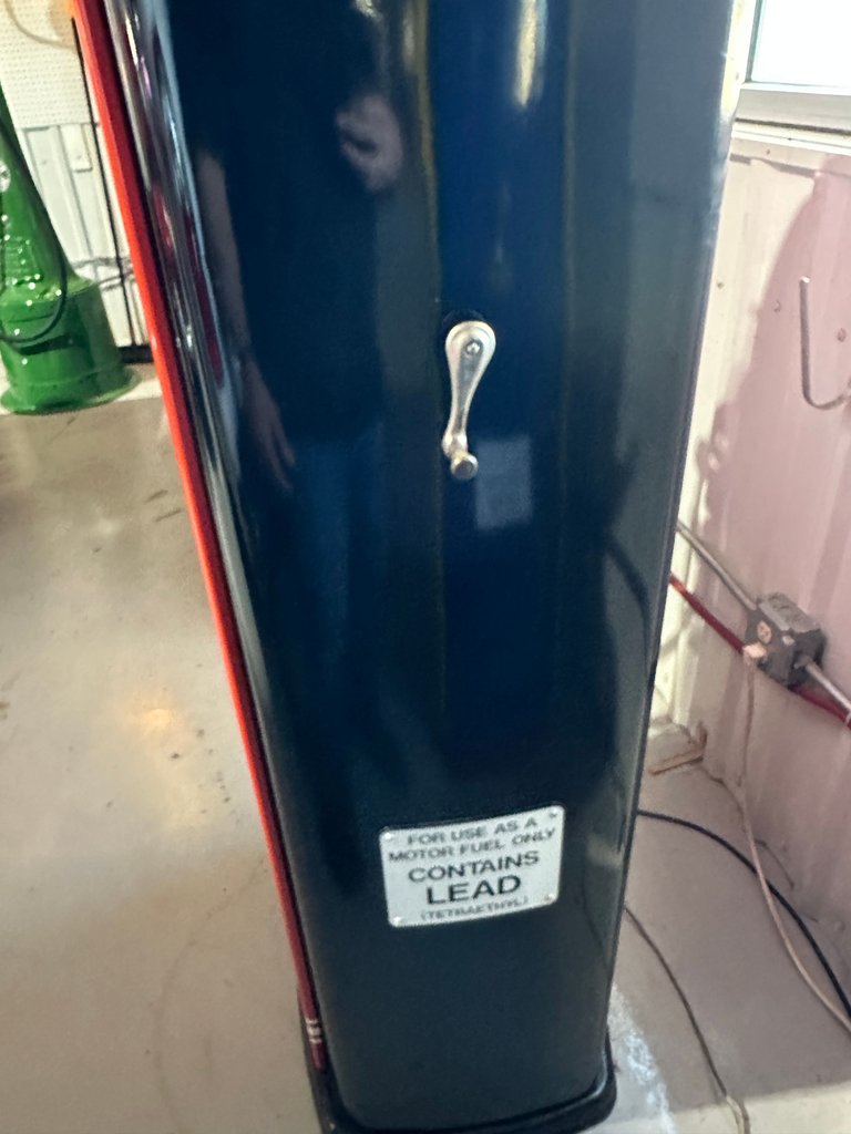 Bennett Model 700 Harley Davidson Gas Pump