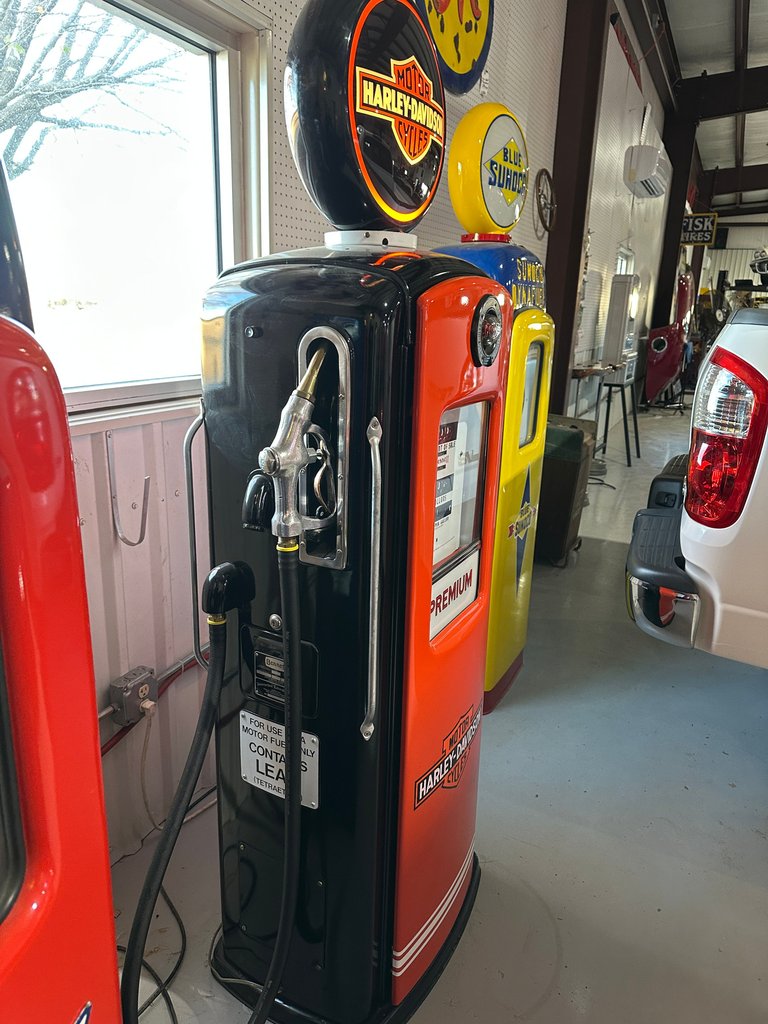 Bennett Model 700 Harley Davidson Gas Pump