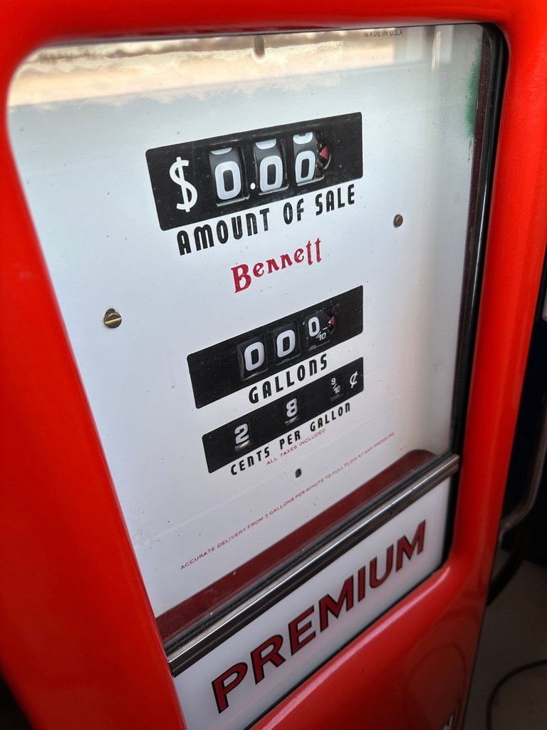 Bennett Model 700 Harley Davidson Gas Pump