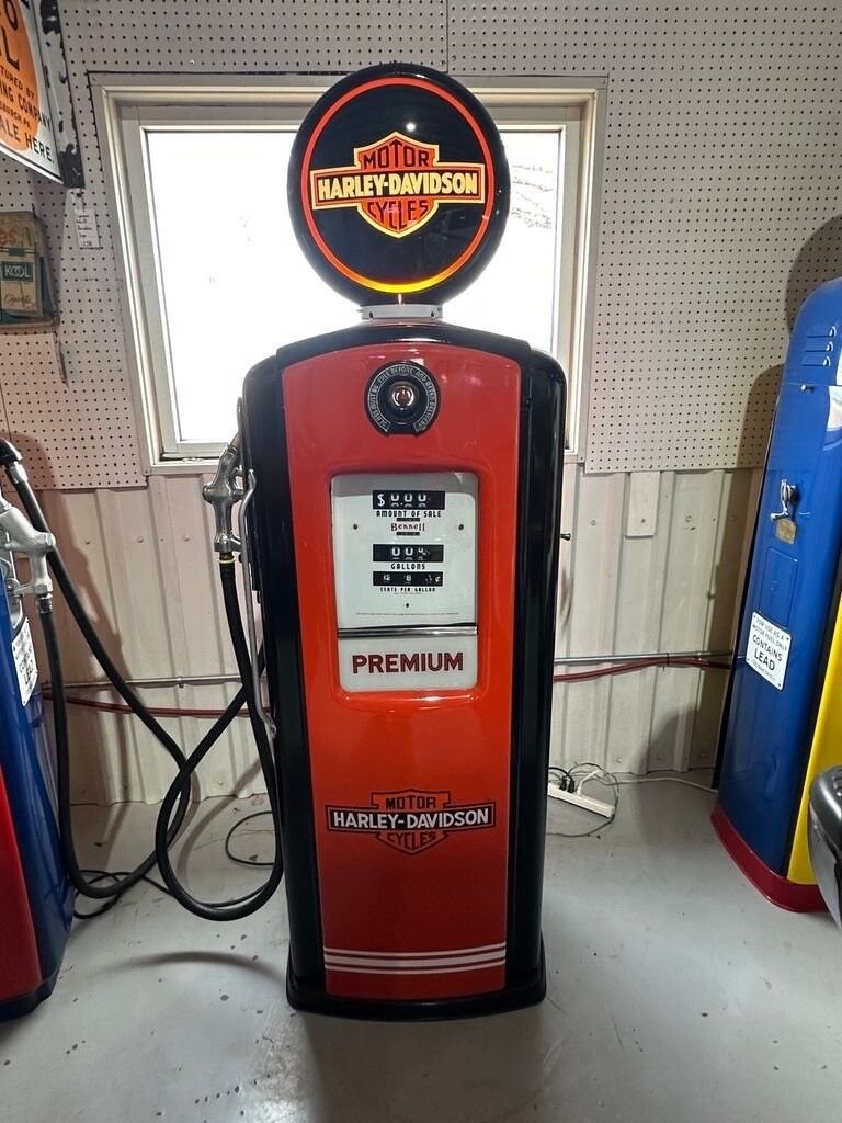 Bennett Model 700 Harley Davidson Gas Pump
