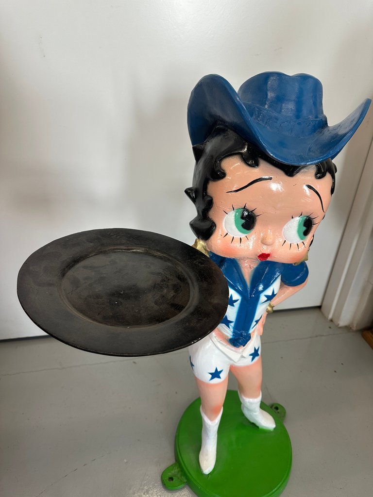 Dallas Cowboys Betty Boop Cast Aluminum Statue – 36" Tall