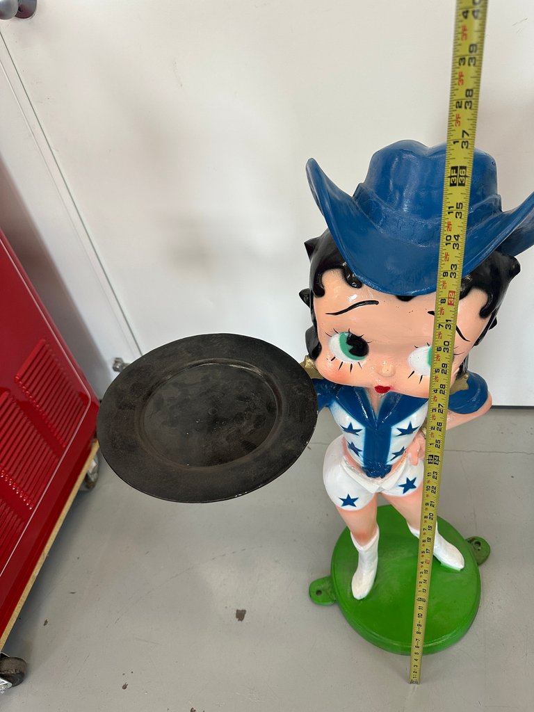 Dallas Cowboys Betty Boop Cast Aluminum Statue – 36" Tall
