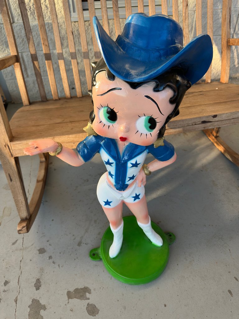 Dallas Cowboys Betty Boop Cast Aluminum Statue – 36" Tall