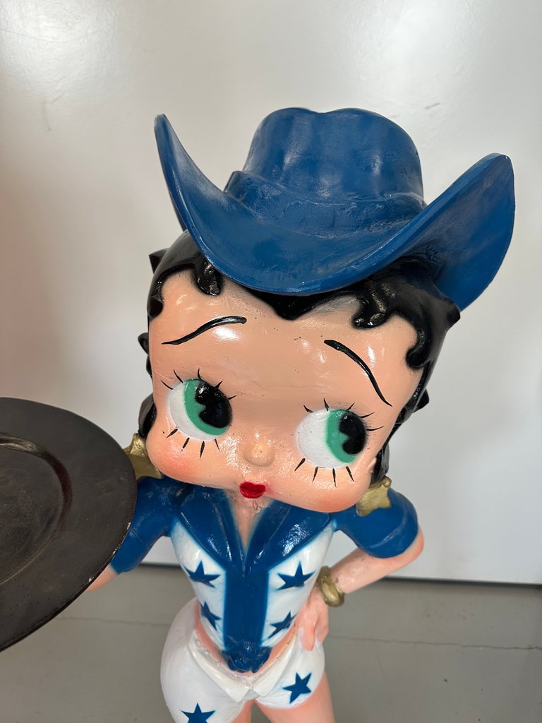Dallas Cowboys Betty Boop Cast Aluminum Statue – 36" Tall