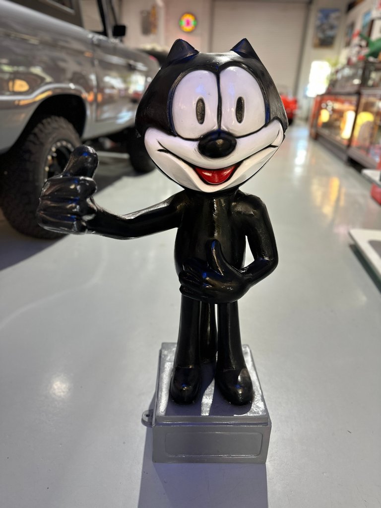 43” Tall Felix the Cat Statue