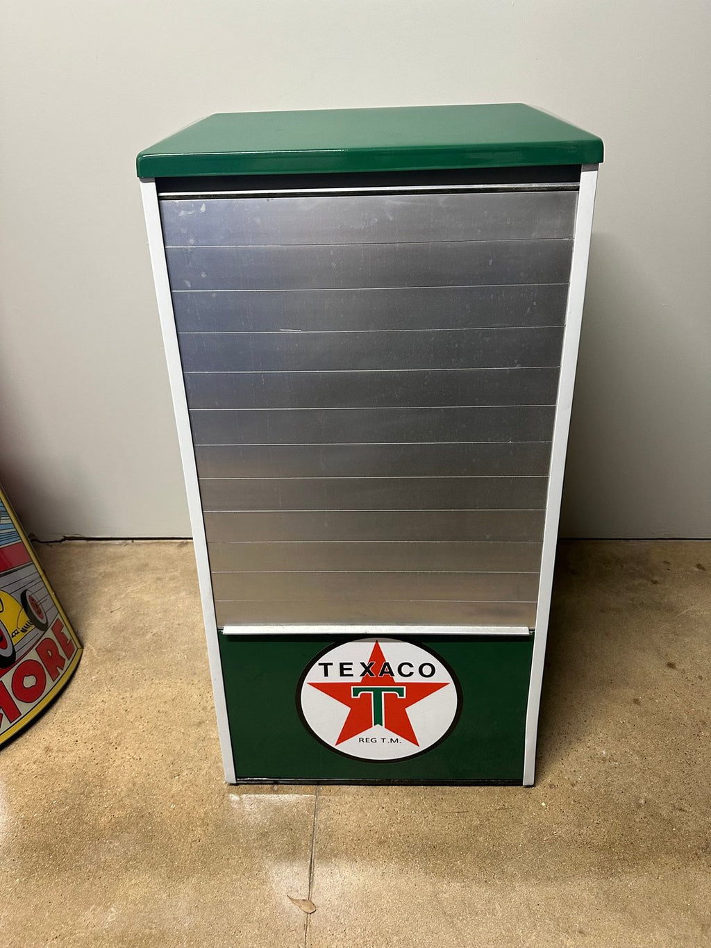 Texaco Fire Chief Oil Display Cabinet