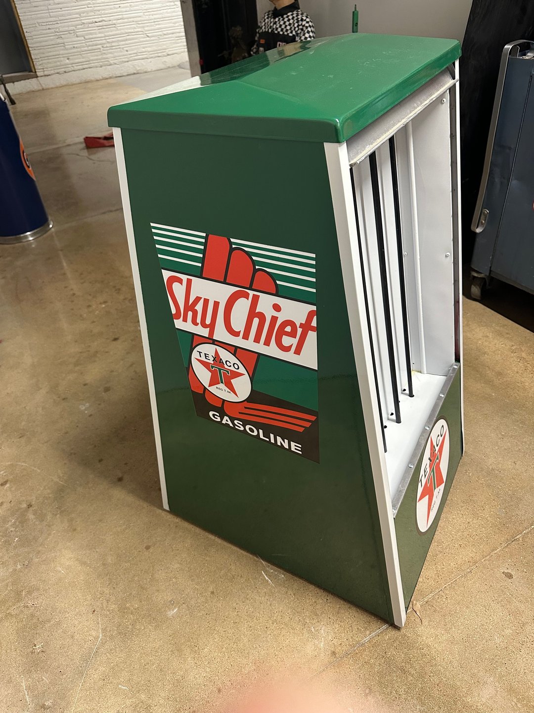 Texaco Fire Chief Oil Display Cabinet