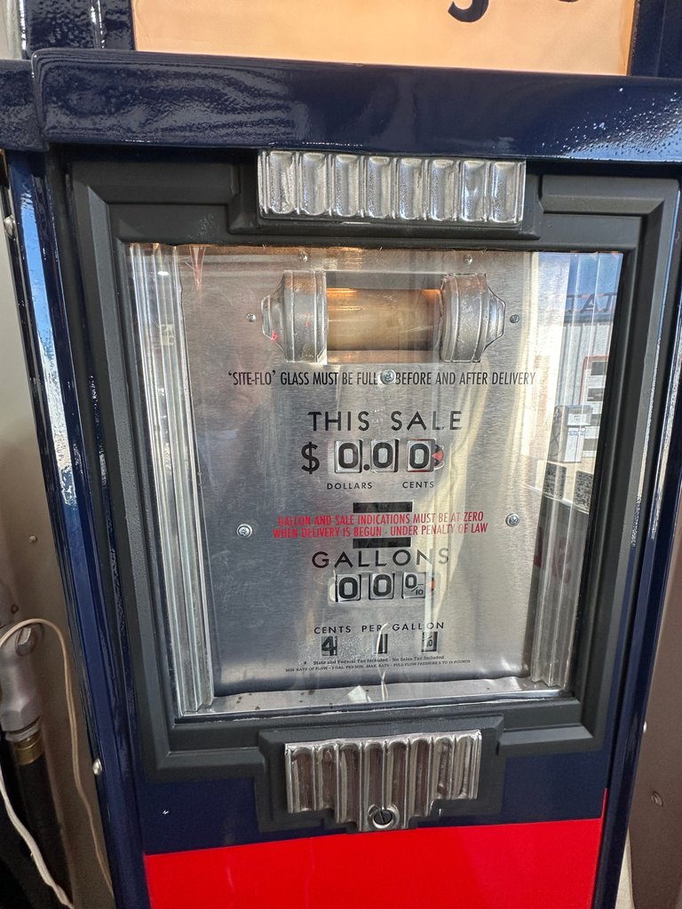 1935-36 Bennett Model 76  Mobil Gas Pump