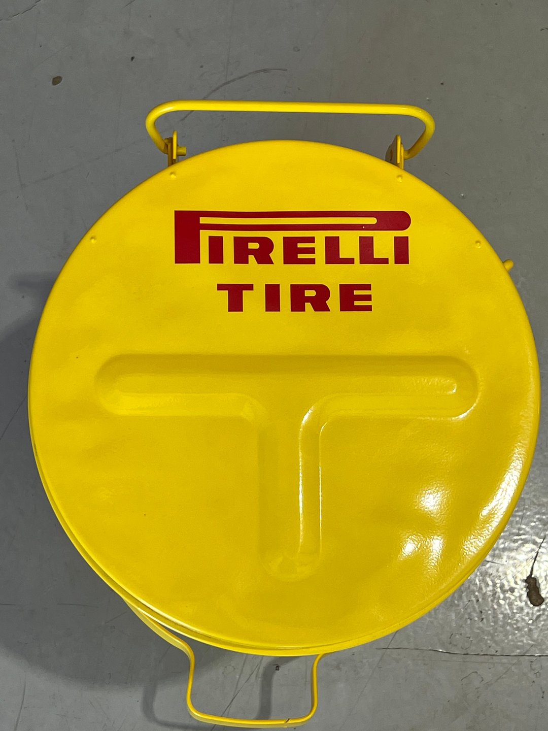 Pirelli Tire Mechanical Trash Can