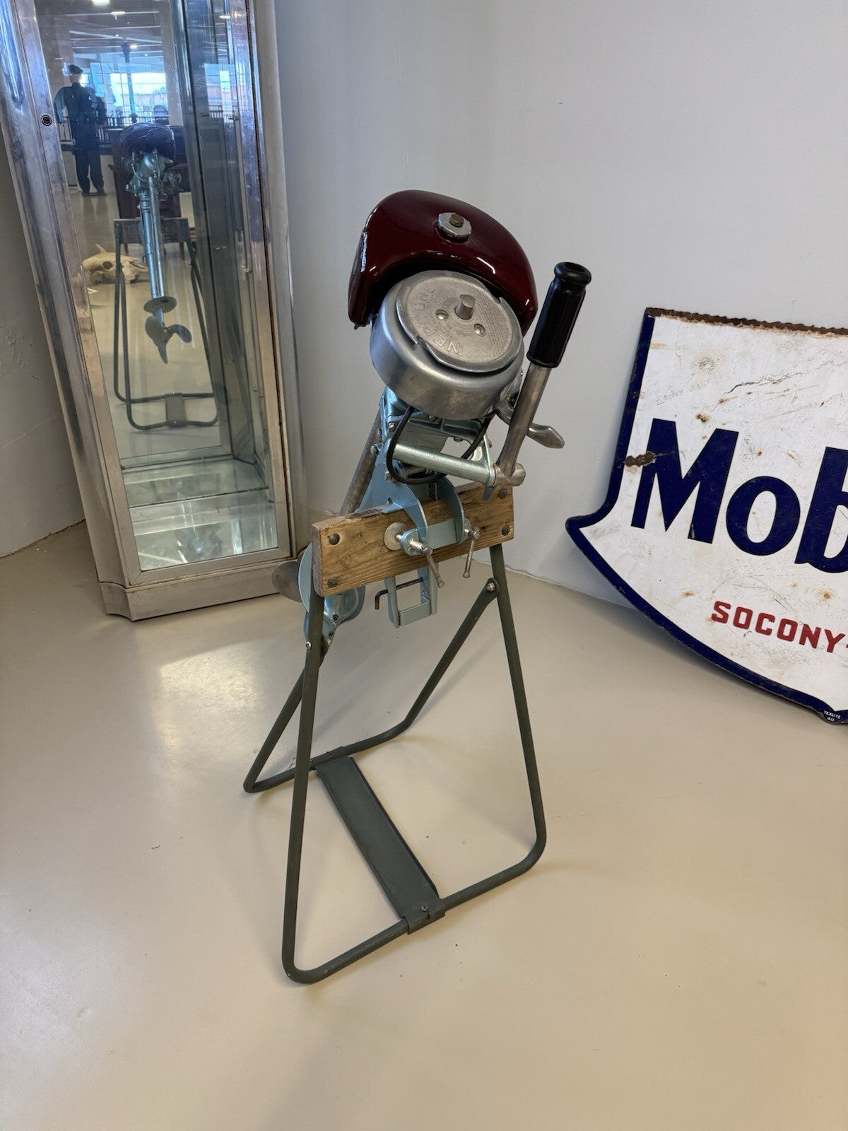 Vintage 1946 Neptune Muncie Outboard Motor with Stand – Model 15B2