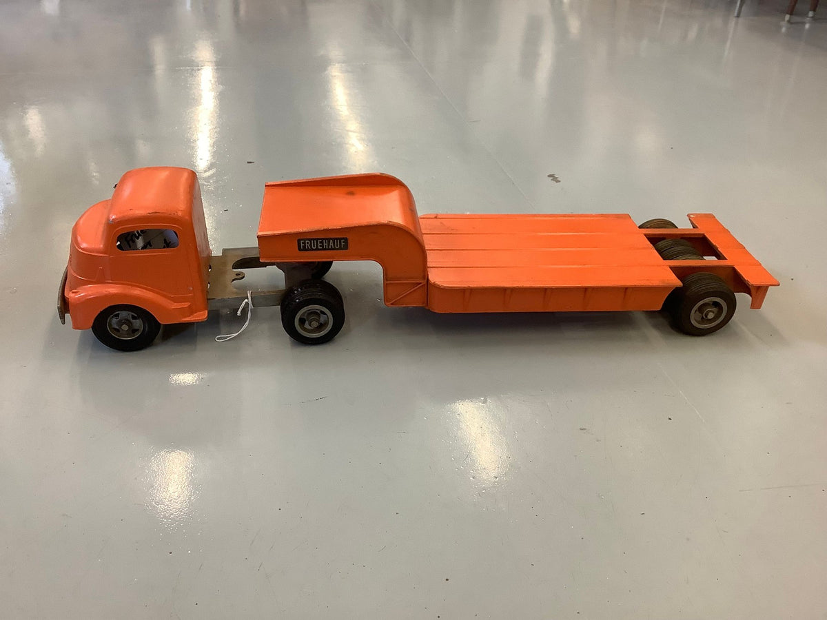 Vintage 1946 Smith-Miller GMC semi & Fruehauf Semi Trailer