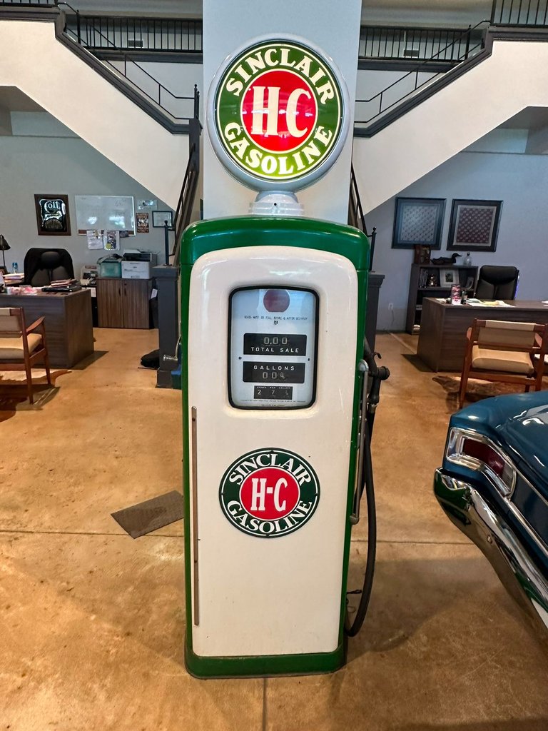 Wayne Model 80 Sinclair Gas Pump